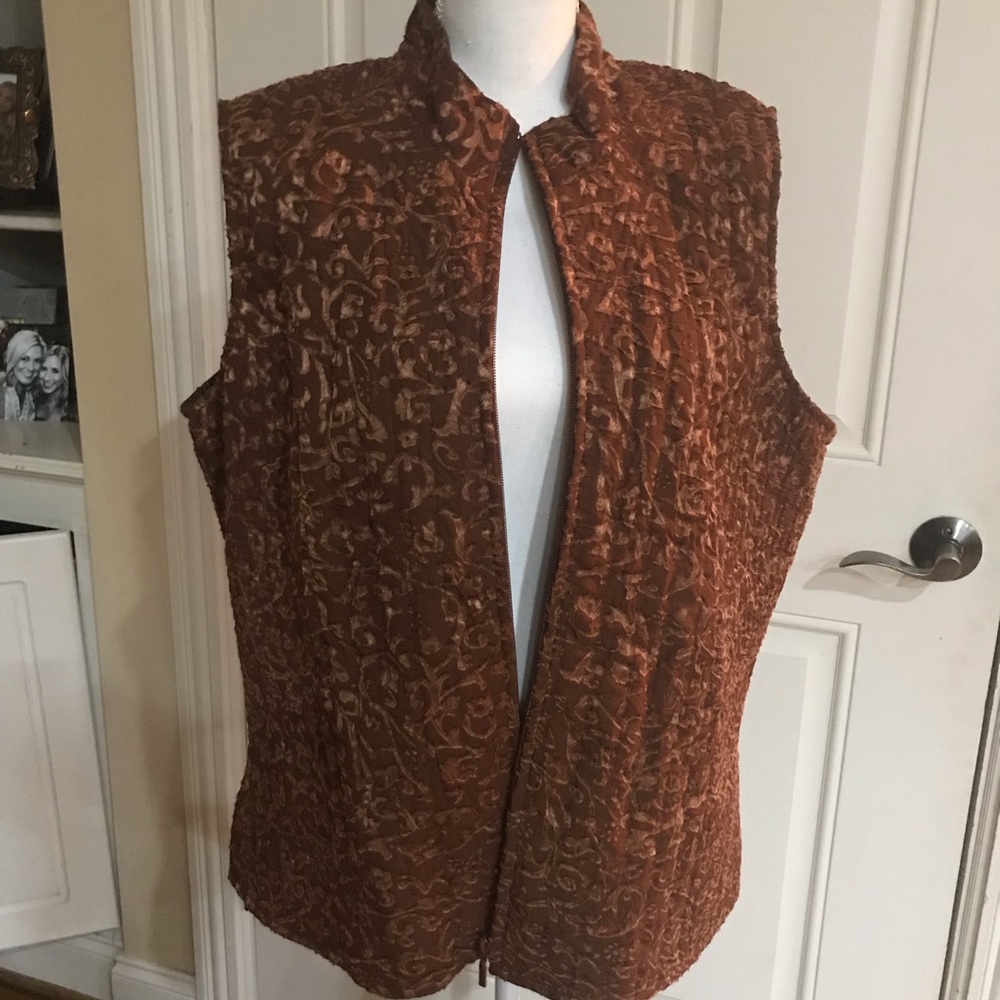 Vest - Picture 6 of 8